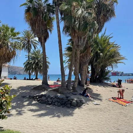 Beachfront With Ocean Views Apartmán *