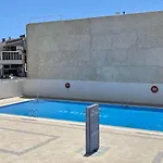 Beachfront With Ocean Views Apartament